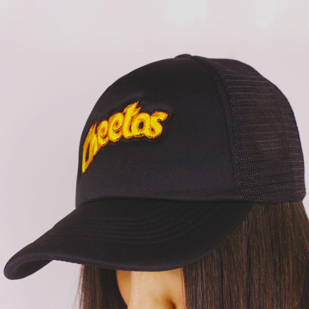 Cap Cheetos in black