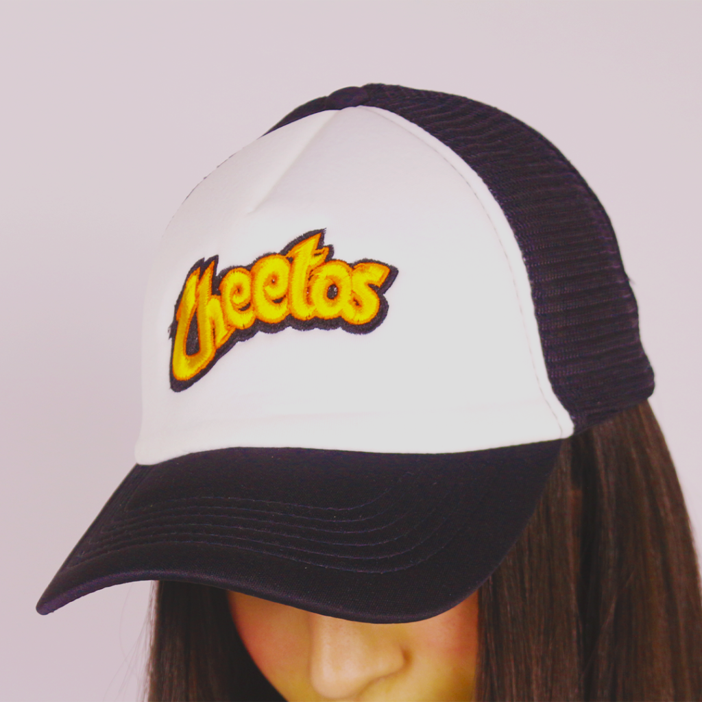 Cap Cheetos in white